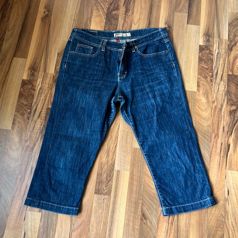 BKE Britni Jean Capris Size 32